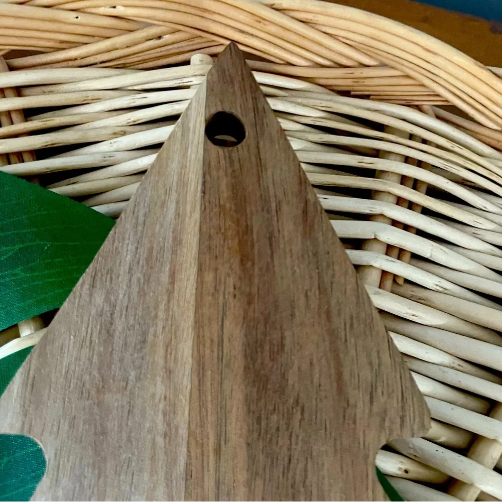 Robert Stanley Home Collection Acacia Wood Tree Charcuterie Board Holiday NWT